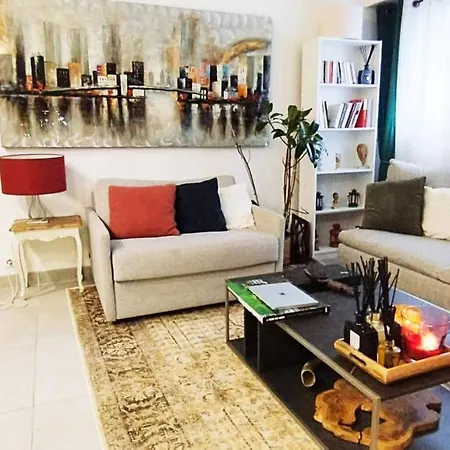 Elegant Warm 2 Bedroom In The 15th District Of Paris