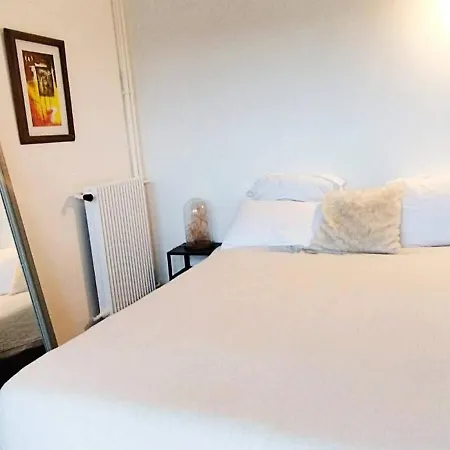 Elegant Warm 2 Bedroom In The 15th District Of *