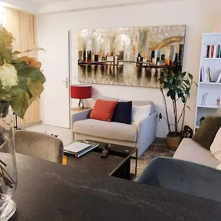 Elegant Warm 2 Bedroom In The 15th District Of Apartment