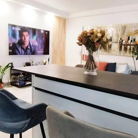 Elegant Warm 2 Bedroom In The 15th District Of * Paris