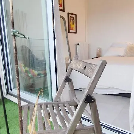 Apartment Elegant Warm 2 Bedroom In The 15th District Of